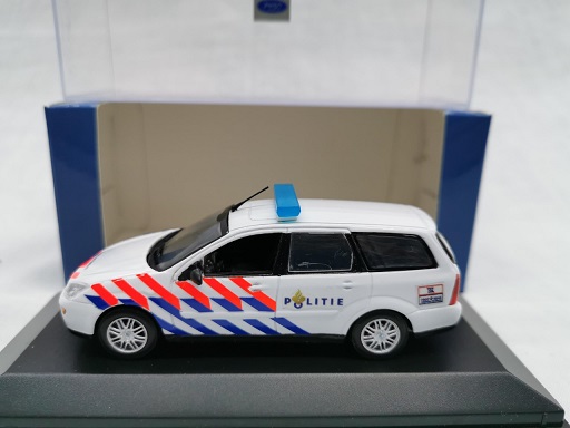 Ford Focus Break Nederlandse Politie ( ombouw ) 1-43 Minichamps