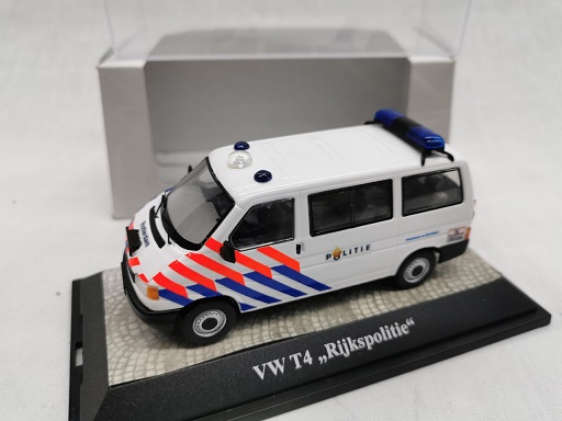 Volkswagen T4 Bus Nederlandse Politie ( Omgebouwd ) 1-43 Premium Classixxs