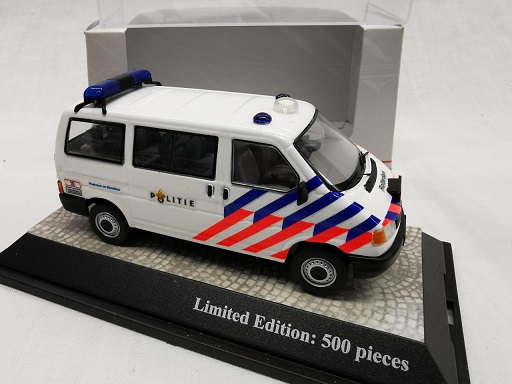 Volkswagen T4 Bus Nederlandse Politie ( Omgebouwd ) 1-43 Premium Classixxs
