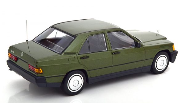 Mercedes-Benz 190E ( W201 ) 1982 Groen Metallic 1-18 Minichamps Limited 504 Pieces