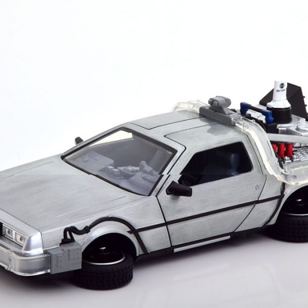 De Lorean Time Machine "Back to The Future 2" Met Led Verlichting Matzilver 1-24 Jada Toys