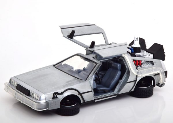 De Lorean Time Machine "Back to The Future 2" Met Led Verlichting Matzilver 1-24 Jada Toys