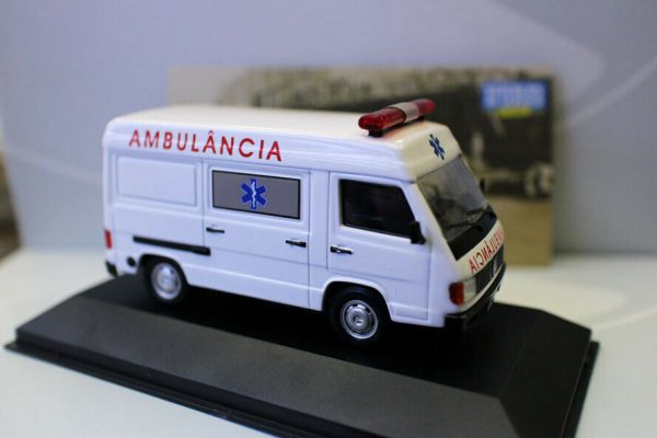 Mercedes-Benz MB180 Ambulancia Wit 1-43 Altaya