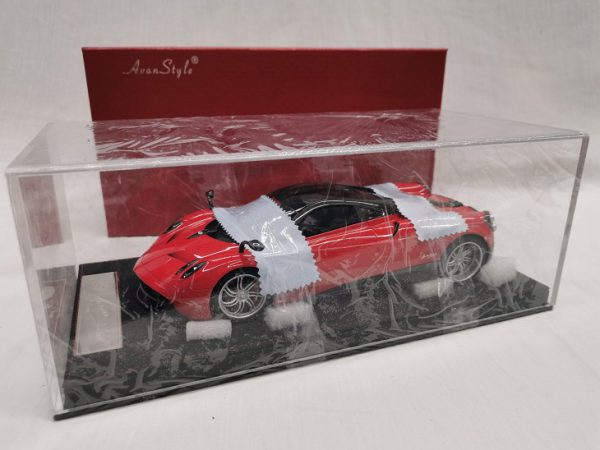 Pagani Huayra Coupe 2016 Rood 1-18 Frontiart Avanstyle Limited 06/498 Pieces