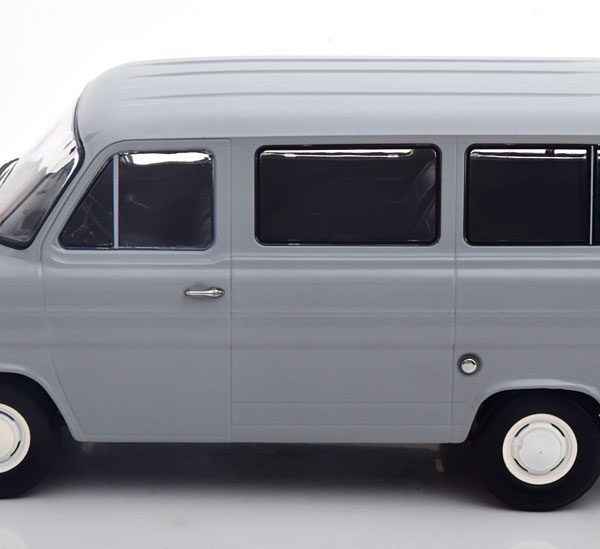 Ford Transit MK1 Bus 1965 Grijs 1-18 KK Scale Limited 750 Pieces