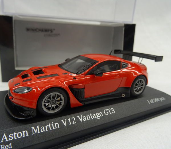 Aston Martin V12 Vantage GT3 2012 Rood 1-43 Minichamps Limited 500 pcs.