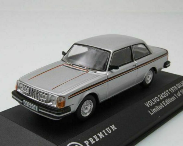 Volvo 242 GT 1978 Zilver 1-43 Triple 9 Collection Limited 1008 Pieces