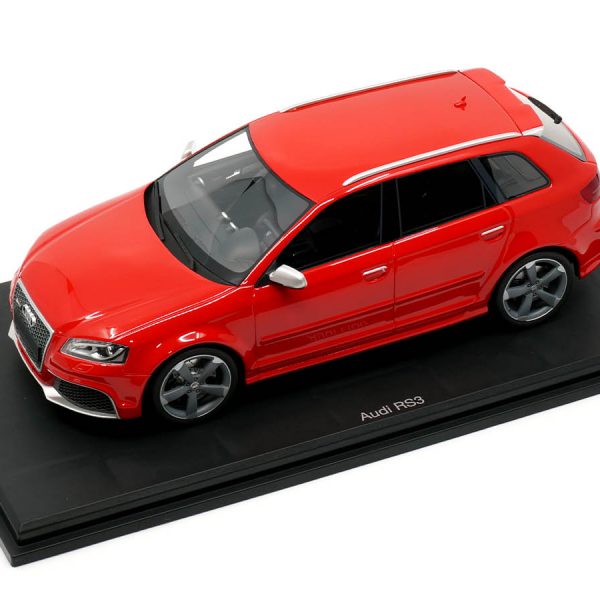Audi RS3 8P Sportback 2011 Grey Wheels 1/18 DNA Collectibles Limited Edition