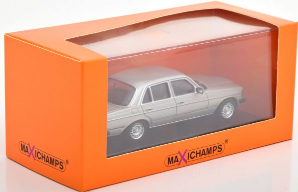 Mercedes-Benz 230E ( W123 ) Limousine 1982 Zilver 1-43 Maxichamps