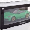 Porsche 911 (992) Carrera 4S 2019 Groen 1-18 Minichamps Limited 304 Pieces