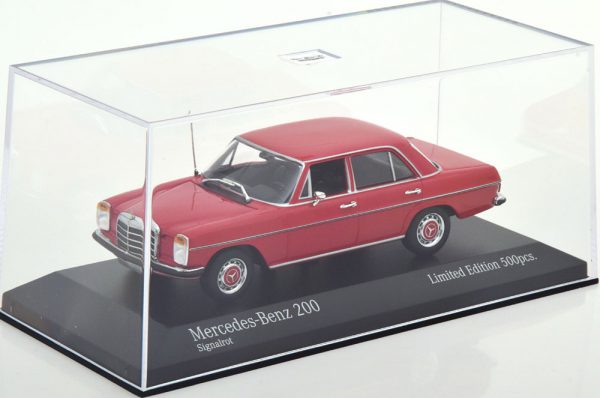 Mercedes-Benz 200 ( W115 ) Limousine 1968 Rood 1-43 Minichamps Limited 500 Pieces