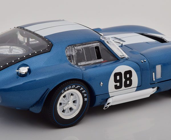 Shelby Cobra Daytona Coupe No.98 1965 Blauw / Wit 1-18 Shelby Collectibles