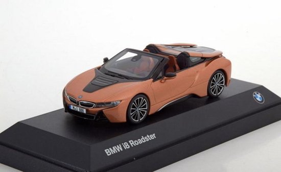 BMW i8 Roadster Bruin Metallic 1-43 Minichamps ( Dealer )