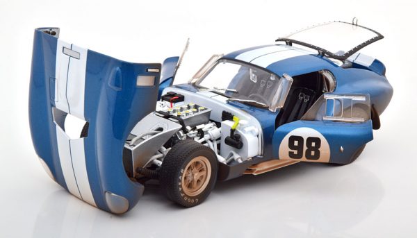 Shelby Cobra Daytona Coupe No.98 1965 "Dirty Version" Blauw / Wit 1-18 Shelby Collectibles