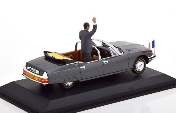 Citroen SM "Presidentielle" 1995 Met Figuur Jacques Chirac Grijs 1-43 Norev