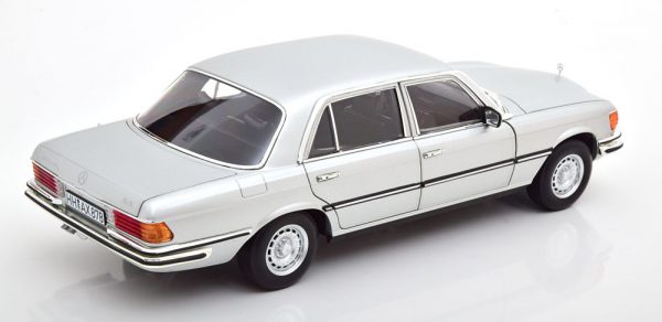 Mercedes-Benz 450 SEL 6.9 ( W116 ) 1976 Zilver 1-18 Norev ( Metaal )