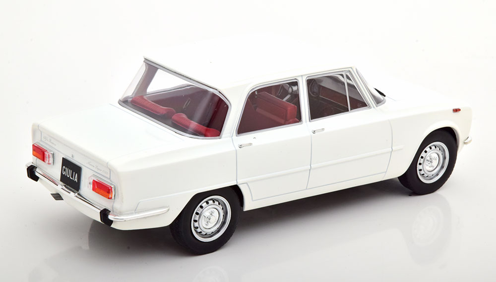 Alfa Romeo Giulia Nuova Super 1974 Wit 1-18 MCG Models - Schuiten