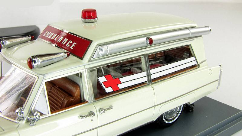 NEO 43895 CADILLAC S&S High Top Ambulance 1.43
