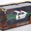 Plymouth Fury "Chickasaw County Sheriff" 1975 Wit / Groen 1-43 Greenlight Collectibles
