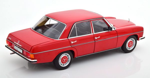 Mercedes-Benz 200/8 ( W115 2.Serie ) 1973 Rood 1-18 Norev Limited 1000 Pieces