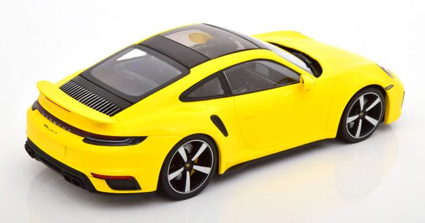 Porsche 911 Turbo S 2020 Geel 1-18 Minichamps Limited 302 Pieces