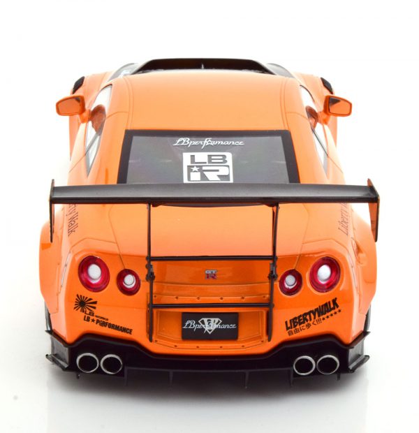 Nissan GTR R35 "LB Works" Oranje Metallic / Carbon 1-18 Solido
