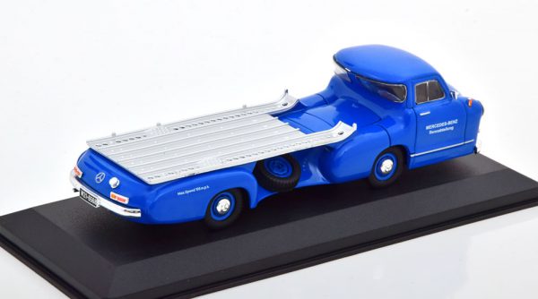 Mercedes-Benz "Renntransporter" 1955 Blauw 1-43 Ixo Models