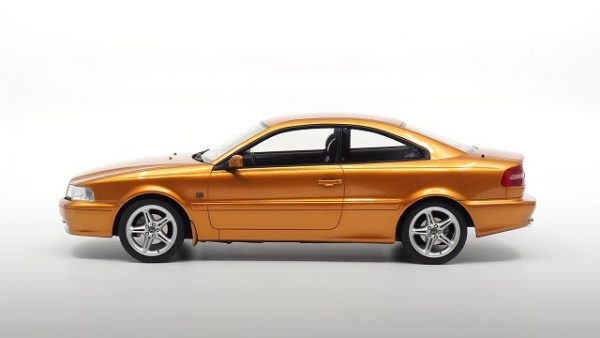 Volvo C70 Coupe 1998 Oranje Metallic 1-18 DNA Collectibles Limited Edition