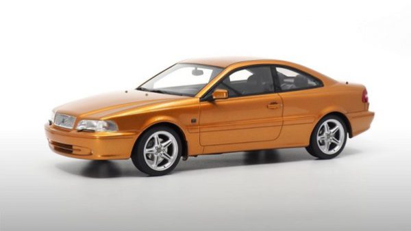 Volvo C70 Coupe 1998 Oranje Metallic 1-18 DNA Collectibles Limited Edition