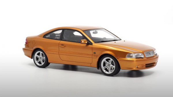 Volvo C70 Coupe 1998 Oranje Metallic 1-18 DNA Collectibles Limited Edition