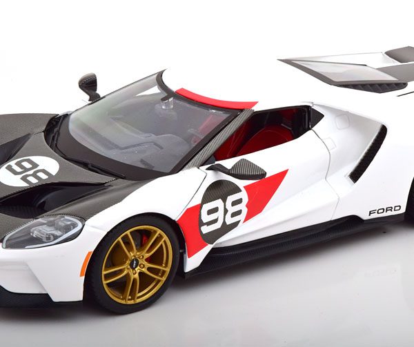 Ford GT "Heritage Edition 2021" Wit / Carbon / Rood 1-18 Maisto