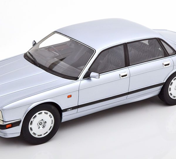 Jaguar XJR (XJ40) 1990 Zilver Metallic 1:18 Cult Scale Models