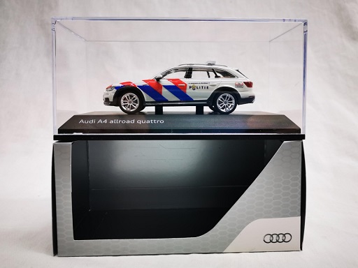 Audi A4 Allroad Quattro Nederlandse Politie Ombouw ( New Striping ) 1-43 Spark