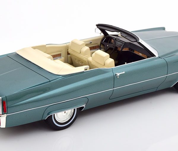 Cadillac DeVille Convertible 1970 Adriatic Turquoise 1-18 Cult Scale Models