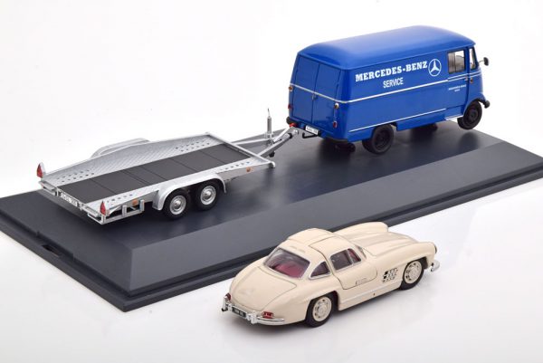 Mercedes-Benz L319 "Set" met Mercedes-Benz 300SL en Trailer Blauw / Beige 1-43 Schuco