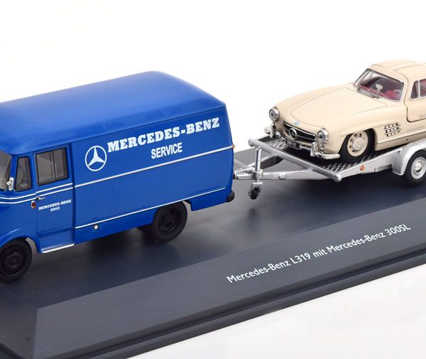 Mercedes-Benz L319 "Set" met Mercedes-Benz 300SL en Trailer Blauw / Beige 1-43 Schuco