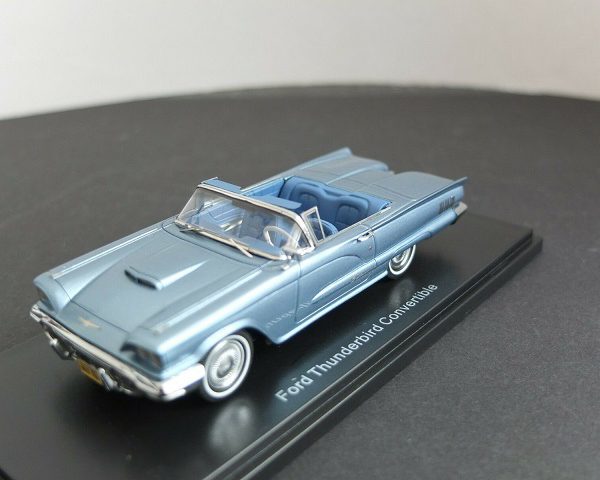 Ford Thunderbird Convertible 1960 Lichtblauw Metallic 1-43 Neo Scale Models