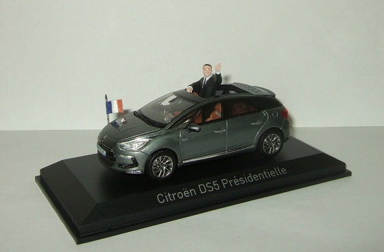 Citroen DS5 "Presidentielle" 2012 + Figuur Francois Hollande 1-43 Norev