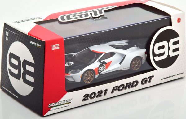 Ford GT No.98, Heritage Edition 2021 "Tribute to Ken Miles - Le Mans 66" Wit / Zwart / Rood 1-43 Greenlight Collectibles