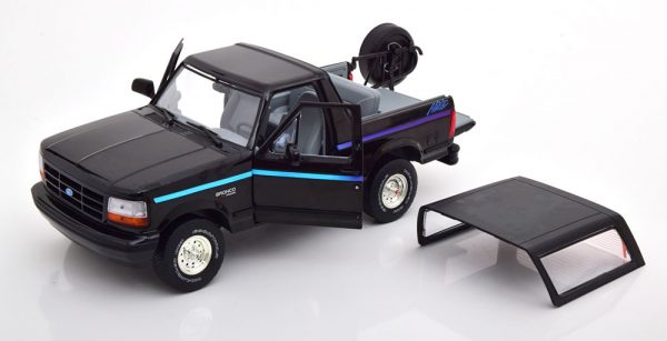 Ford Bronco 1992 "Nite Edition" Zwart 1-18 Greenlight Collection