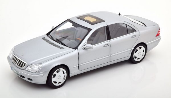 Mercedes-Benz S600 ( W220 ) 1998 Zilver 1-18 Norev