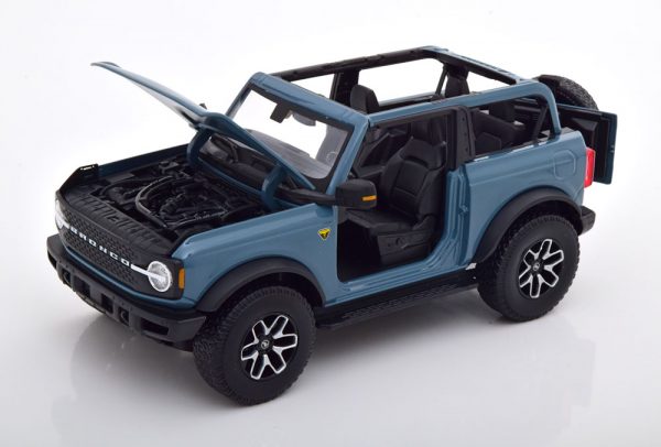 Ford Bronco Badlands 2021 Grijsblauw 1-18 Maisto