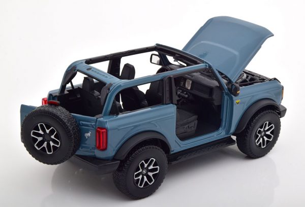 Ford Bronco Badlands 2021 Grijsblauw 1-18 Maisto