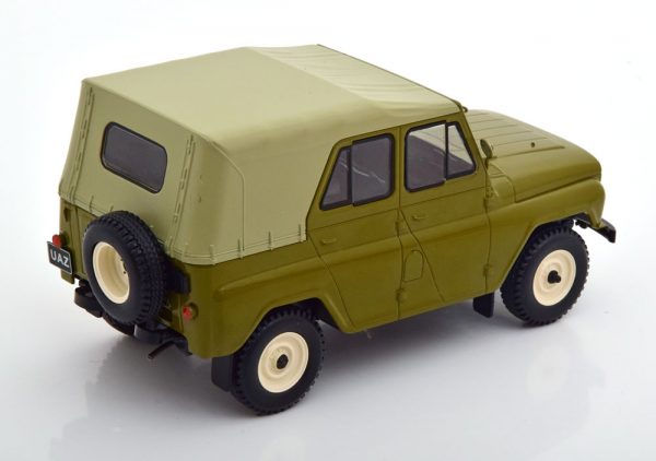 UAZ 469 1972 Groen 1-24 Whitebox ( Metaal )