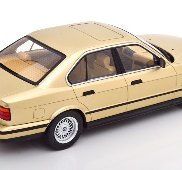 BMW 5-Series ( E34 ) 1992 Champagne Metallic 1-18 MCG Models