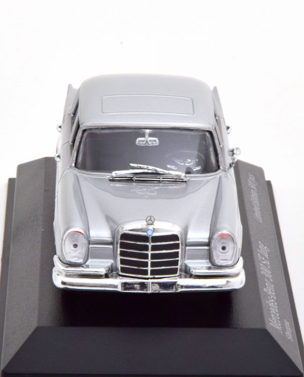 Mercedes-Benz 300 SE ( LWB ) 1963 Zilver 1-43 Minichamps Limited 500 Pieces