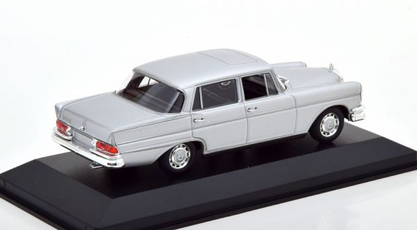 Mercedes-Benz 300 SE ( LWB ) 1963 Zilver 1-43 Minichamps Limited 500 Pieces