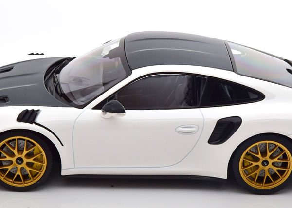 Porsche 911 (991/2) GT3 RS 2019 "Weissach Package" Wit met gouden velgen 1-18 Minichamps Limited 111 Pieces