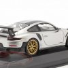 Porsche 911 (991 II) GT2 RS "Weissach Package" 2018 GT Zilver Metallic / Gouden Velgen 1-43 Minichamps Limited 222 Pieces