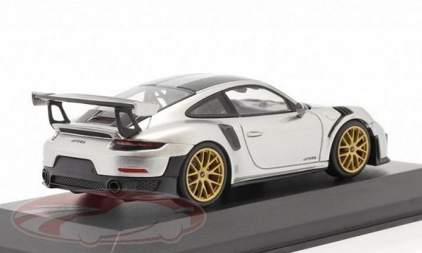 Porsche 911 (991 II) GT2 RS "Weissach Package" 2018 GT Zilver Metallic / Gouden Velgen 1-43 Minichamps Limited 222 Pieces